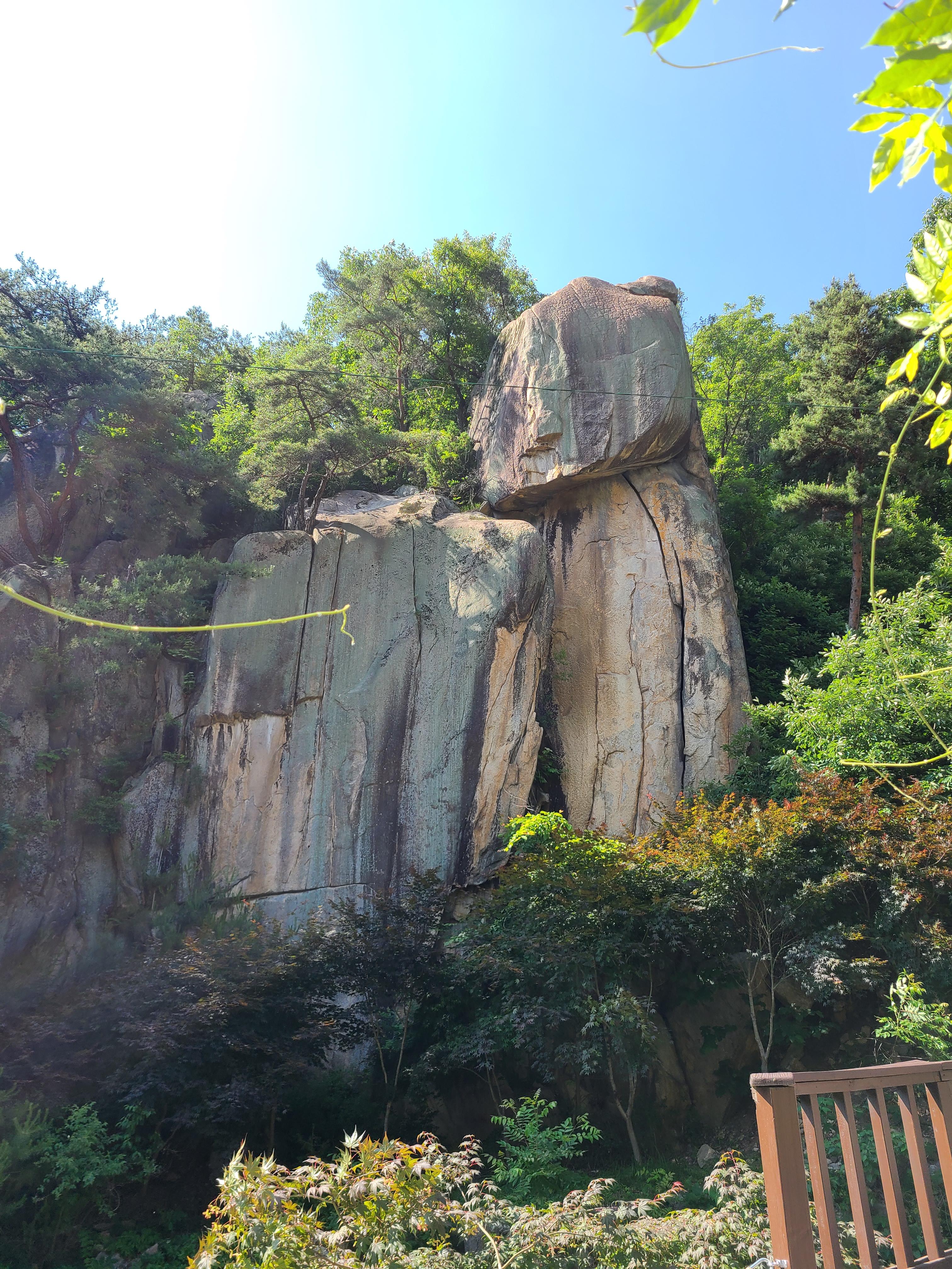 포천아트밸리 올라가는길 바위 사진