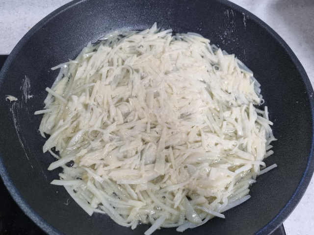 감자채볶음 대신 감자채피자