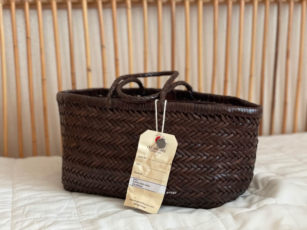 사계절 휘뚤템 드래곤백 트리플점프 다크브라운 모습