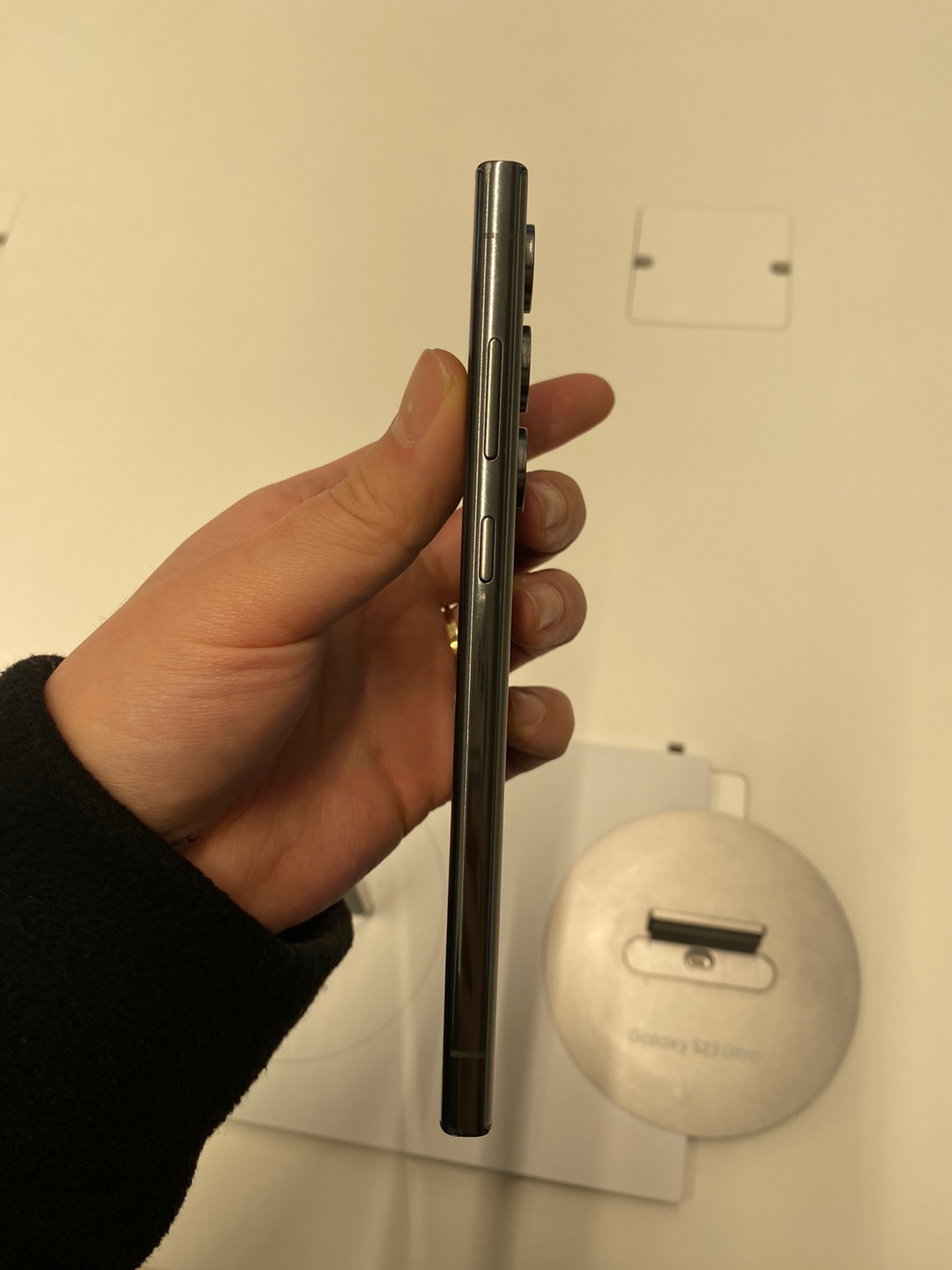 갤럭시 S23 울트라 옆면