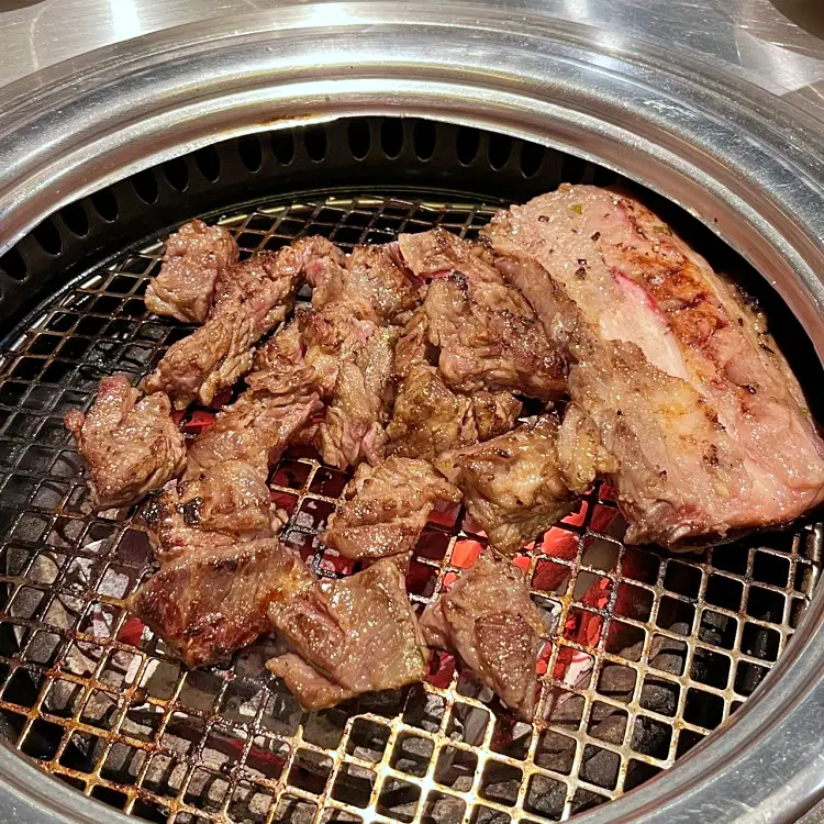 줄서는식당 Korean BBQ, 수원왕갈비, 아보카도 트러플 육회, 빗살로스, LA양념갈비 맛있는 식당 서울대입구역 샤로수길 갈비집 고기집 맛집 소개
