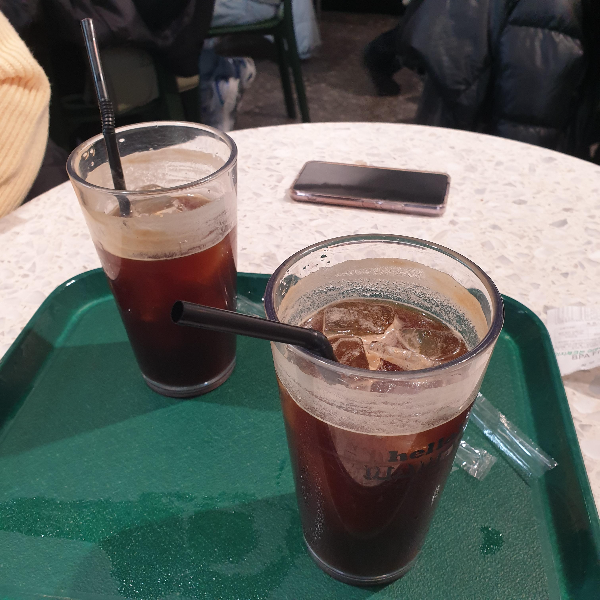 여의도 IFC몰 카페 마마스(Cafe MAMAS)_아이스 아메리카노