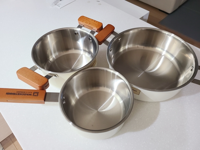 3개의 스테인레스 냄비