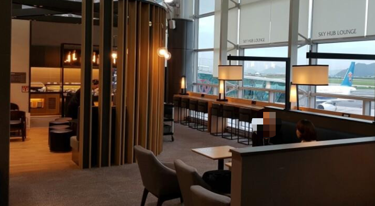 김해공항 국제선 스카이허브 라운지 메뉴 입장조건 운영시간 후기