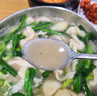 잉꼬칼국수국물