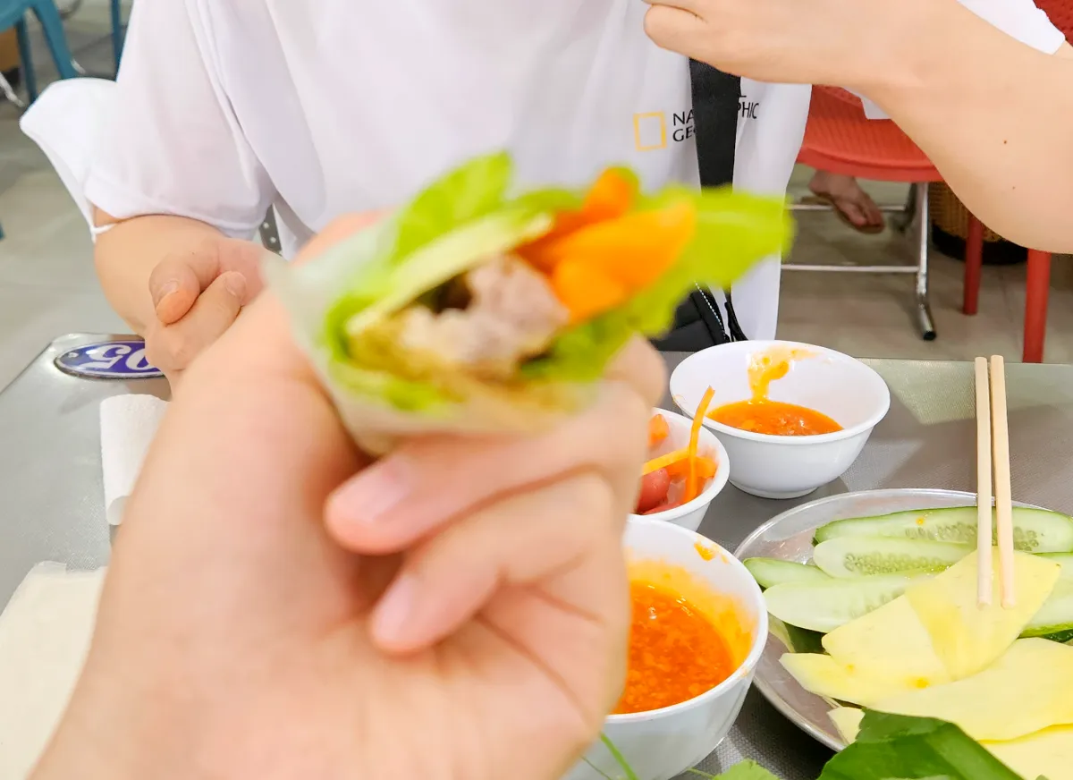 베트남-나트랑-음식-식사-넴느엉-먹는법