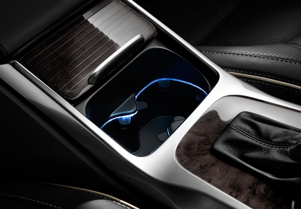 2016년식 볼보 S80 실내 1열 컵홀더 디자인