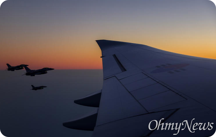 이재명 이집트 도착… “UAE, 떠날 때도 전투기 4대로 호위” [사진=오마이뉴스]