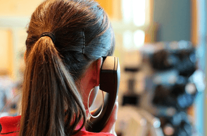 KT고객센터 전화번호 상담원 연결하고 있는 사진