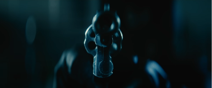 총구가화면을향하고있다._총