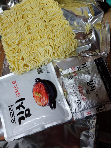 GS25-오모리-김치찌개-라면 