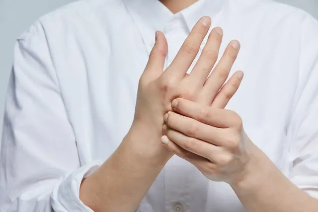 손등 붓는 이유 혈액순환 문제 증상과 해결법 정리_7