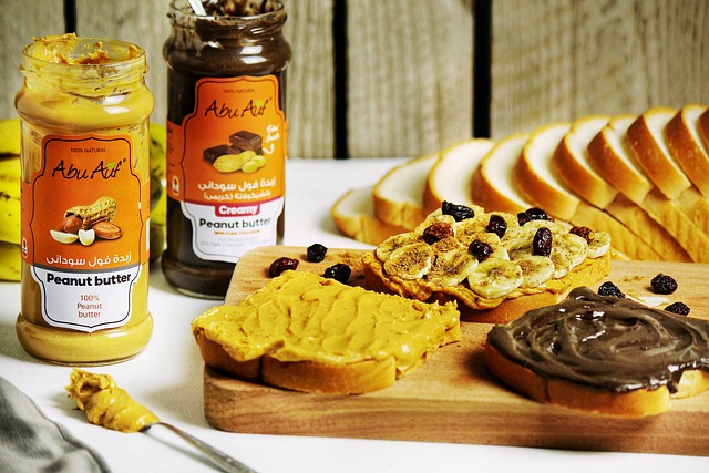 바나나와 땅콩버터, 다크초콜릿이 가미된 샌드위치