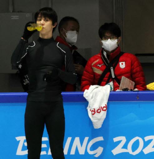 ์ผ๋ณธ ํผ๊ฒจ ์ ์ ํ๋ด์ ์ฆ๋ฃจ