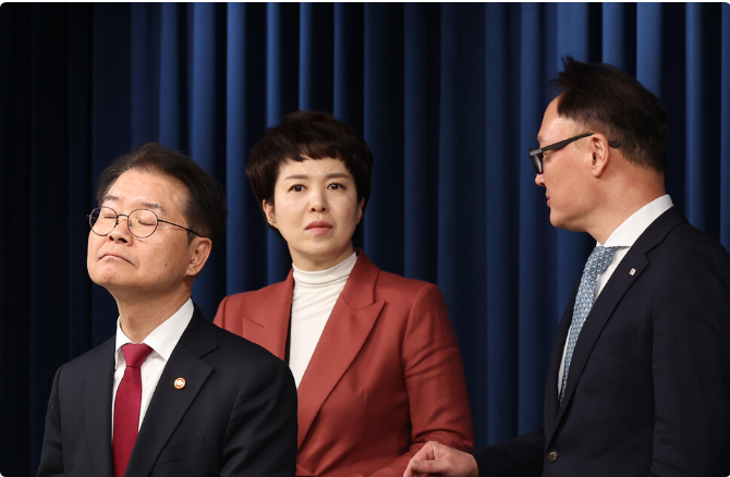 2023.근로시간제도개편.윤석열표.노동개혁1호 우왕좌왕.입법예고 일주일만에 재검토