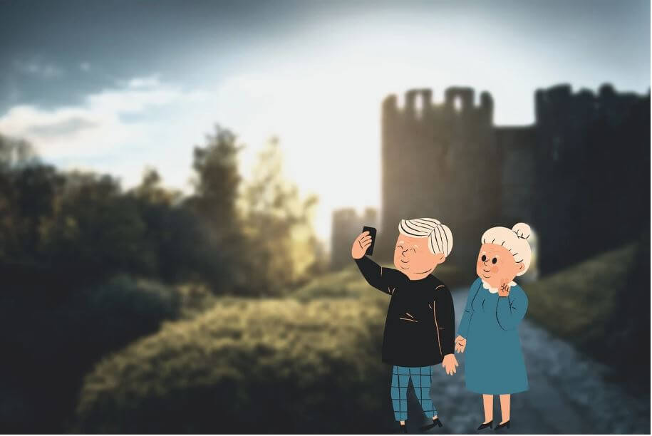 여행하고 다니는 노부부