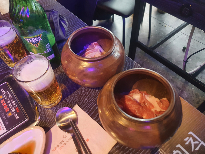 항아리에-담겨진-고기