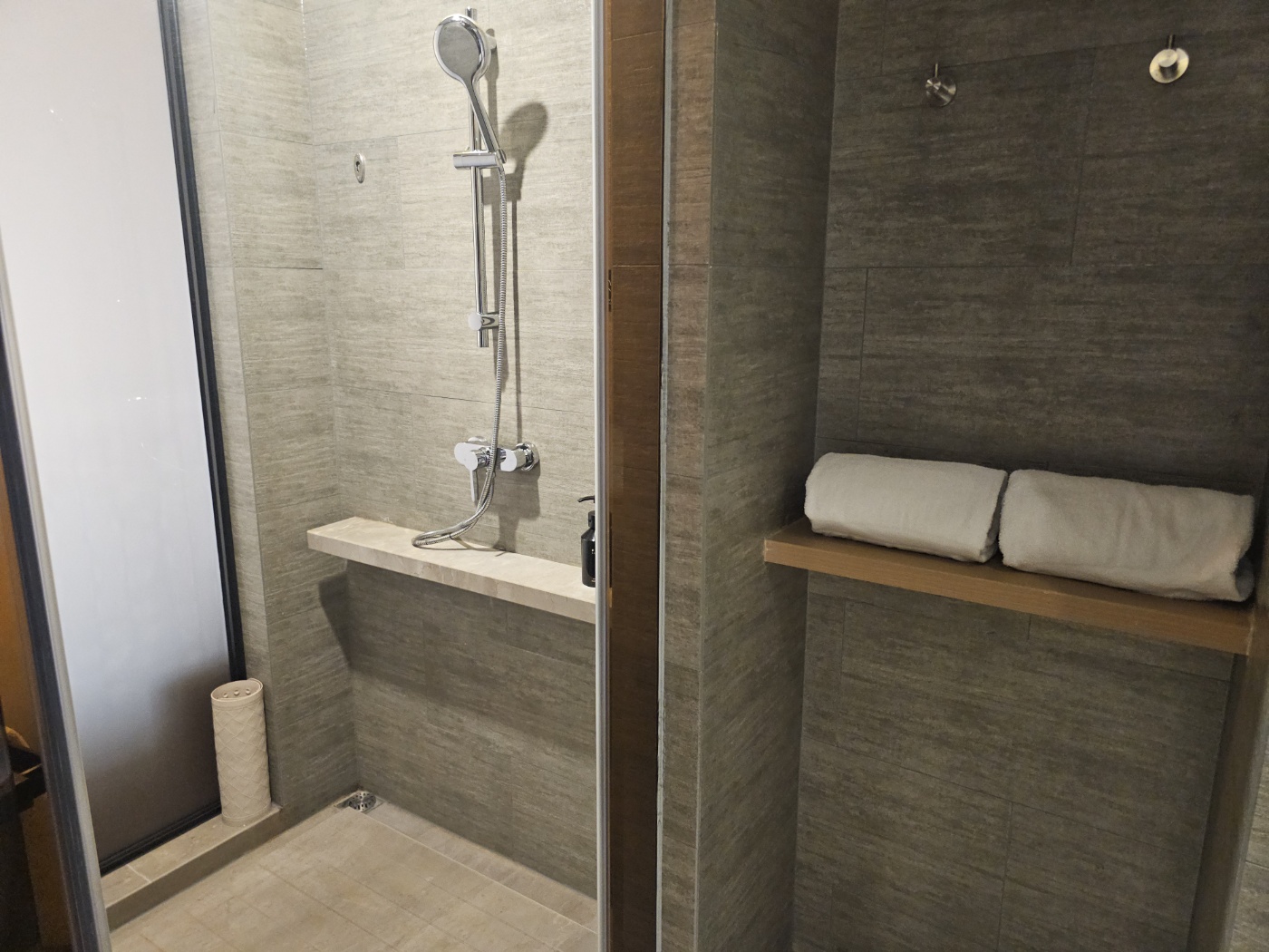 24.9월-장자강&우시 : 1) 출국 & 장자강시 Atour Hotel