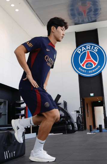 PSG 이강인 선수 사진입니다.