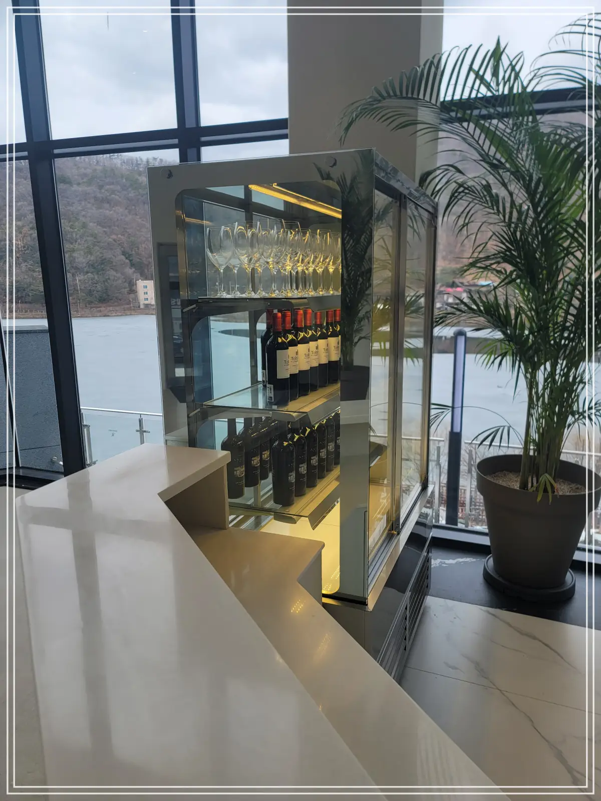 후탄-1층-와인매대