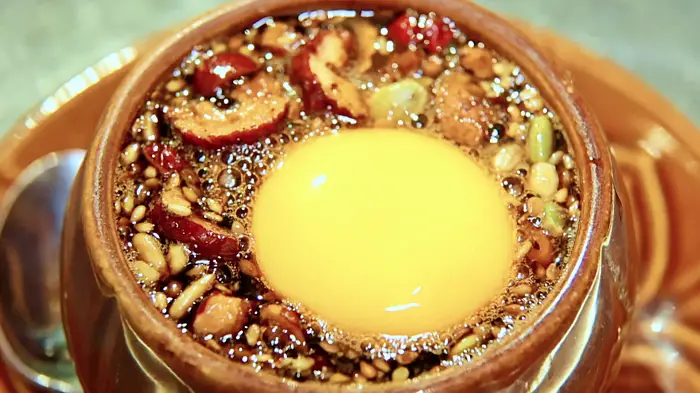 노른자 동동 띄운 쌍화차