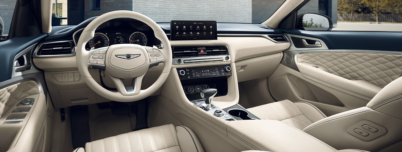 2023년형 G70 실내 사진