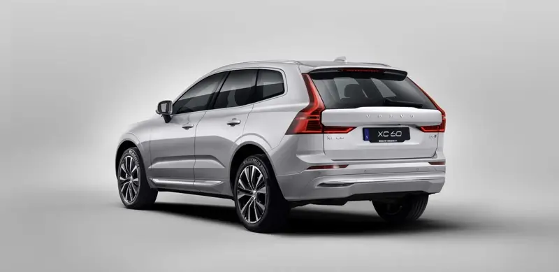 볼보-XC60-2023년형-뒷모습-이미지
