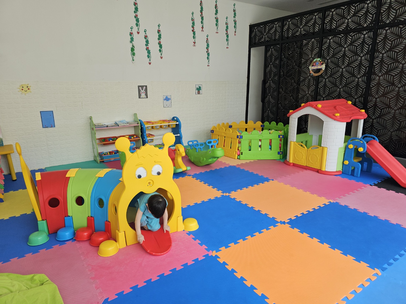 [25.3월] 푸꾸옥 #2-2&amp;#124;SEASHELLS 호텔 후기 (수영장/놀이방/헬스장)