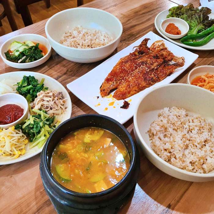 백반기행 안재모 편 산채 보리 비빔밥 직화 코다리구이 도토리묵 우거지 수제비 고양 서삼릉 맛집 소개