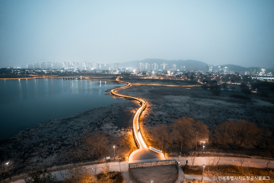 기지제 수변공원 야경