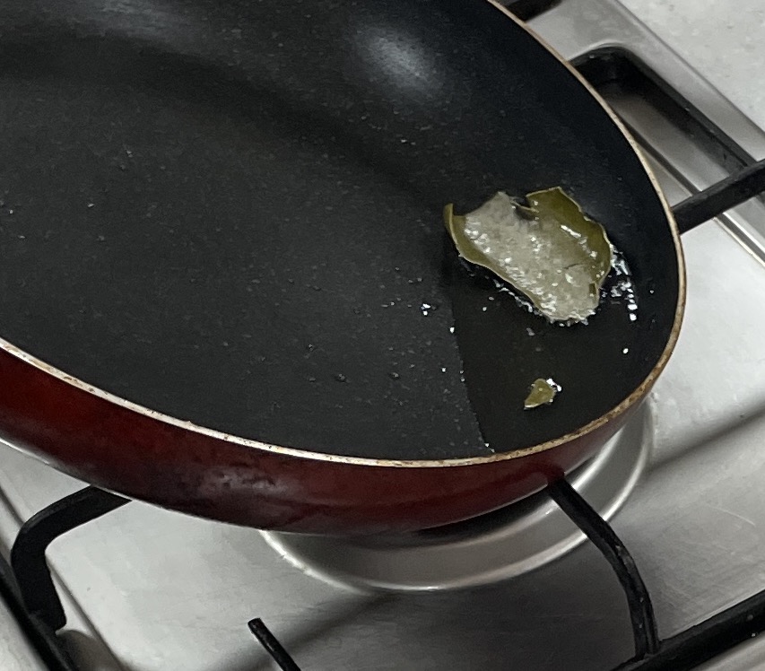 한식조리기능사 실기시험 준비 - 비빔밥 - 다시마 튀기기