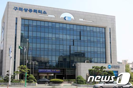 고용보험 가입자 증가: 4개월 연속 증가의 역설, 고령층 편중과 청년층 고용 한파 심화 2026년 4