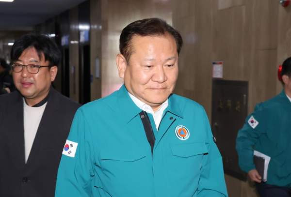 이상민 행안부장관 32억 압수수색 현금다발