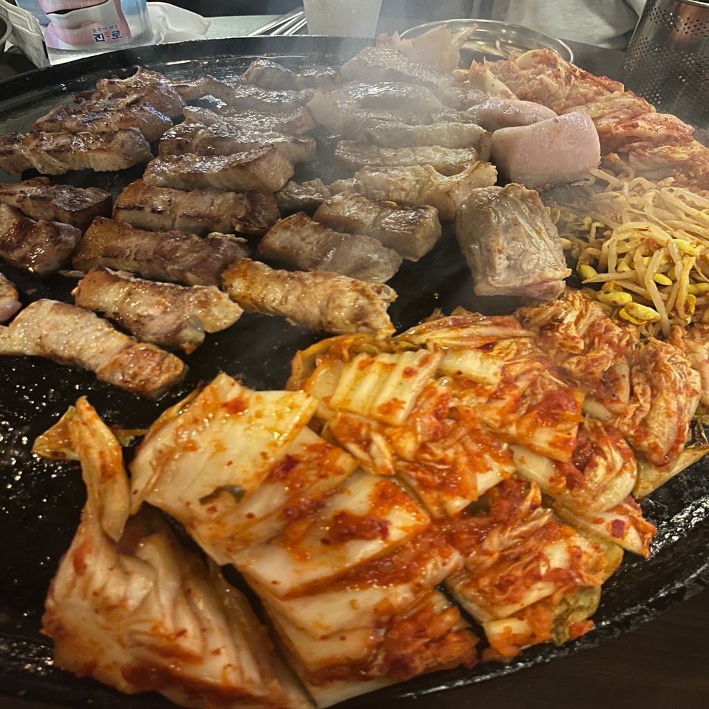 동두천솥뚜껑삼겹살