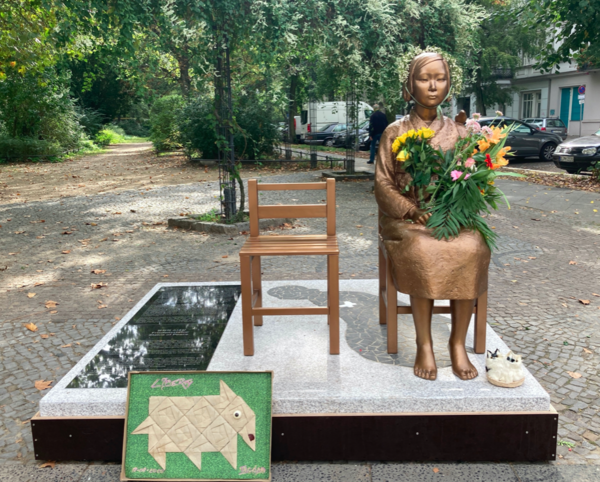 소녀상_베를린 미테1