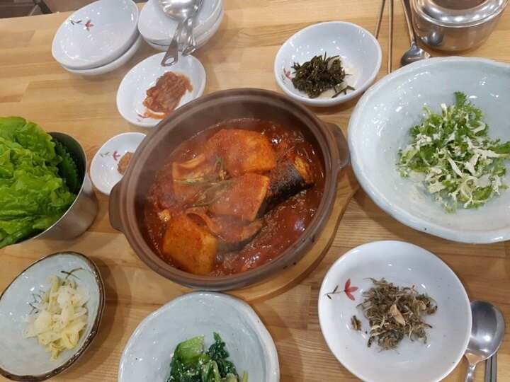 고등어조림이 있는 상차림