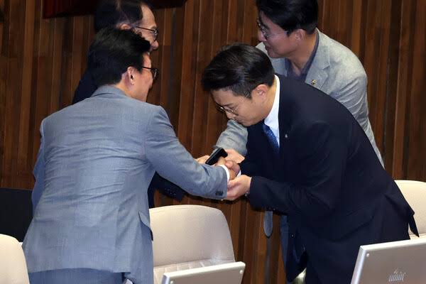 김민석 지명직 최고위원 관련 이미지
