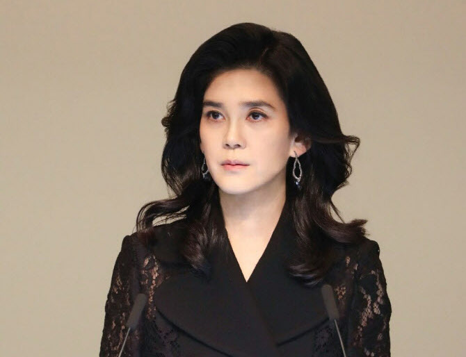 이부진 패션 완벽 분석! 2025년 주총룩과 역대 주주총회 스타일 비교