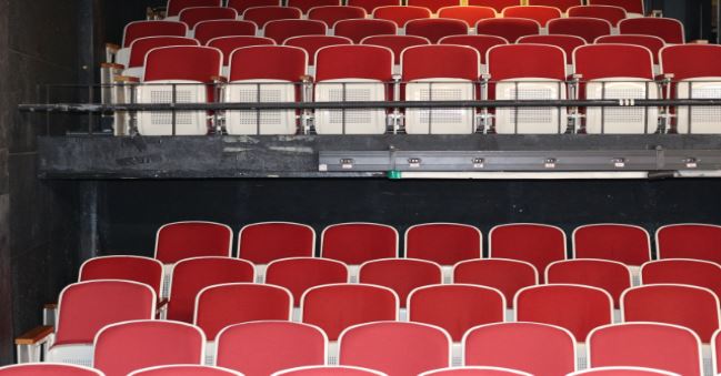 연극 쉬어매드니스