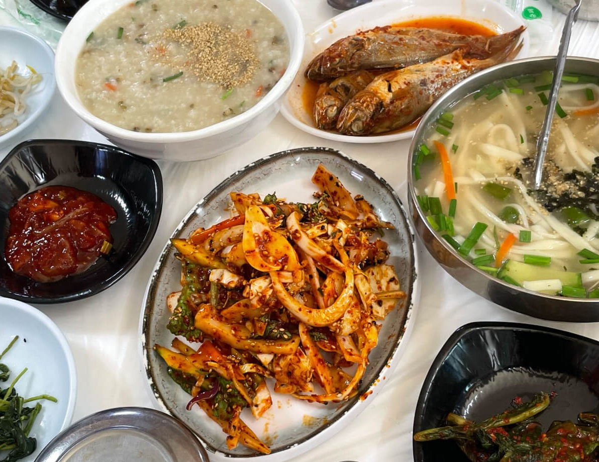 식객 허영만의 백반기행 298회 한그루의 부안 아름드리 밥상 백합정식 맛집 군산식당