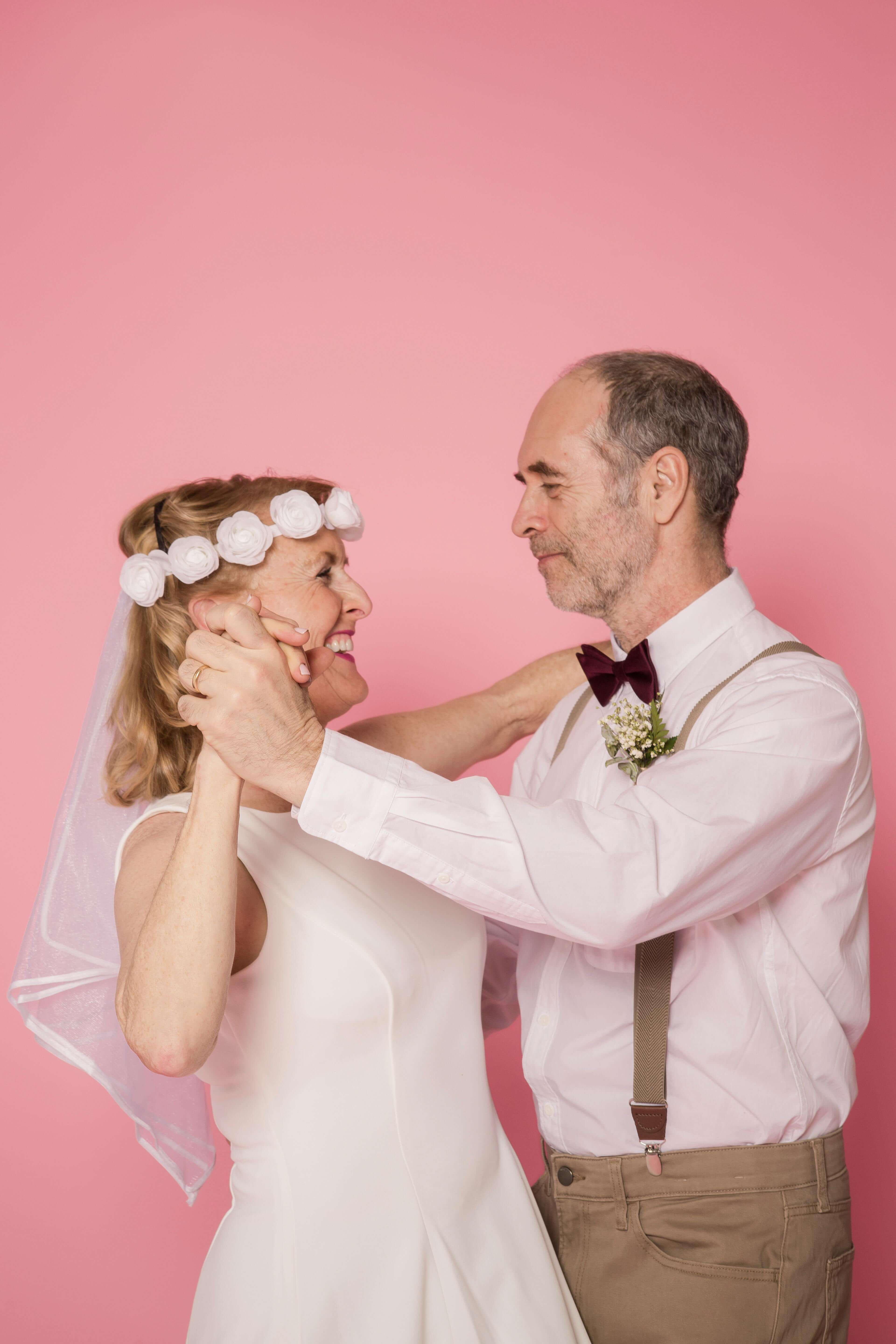 돌아가신-아버지가-웃는-꿈에-대한-풀이-설명하는-사진