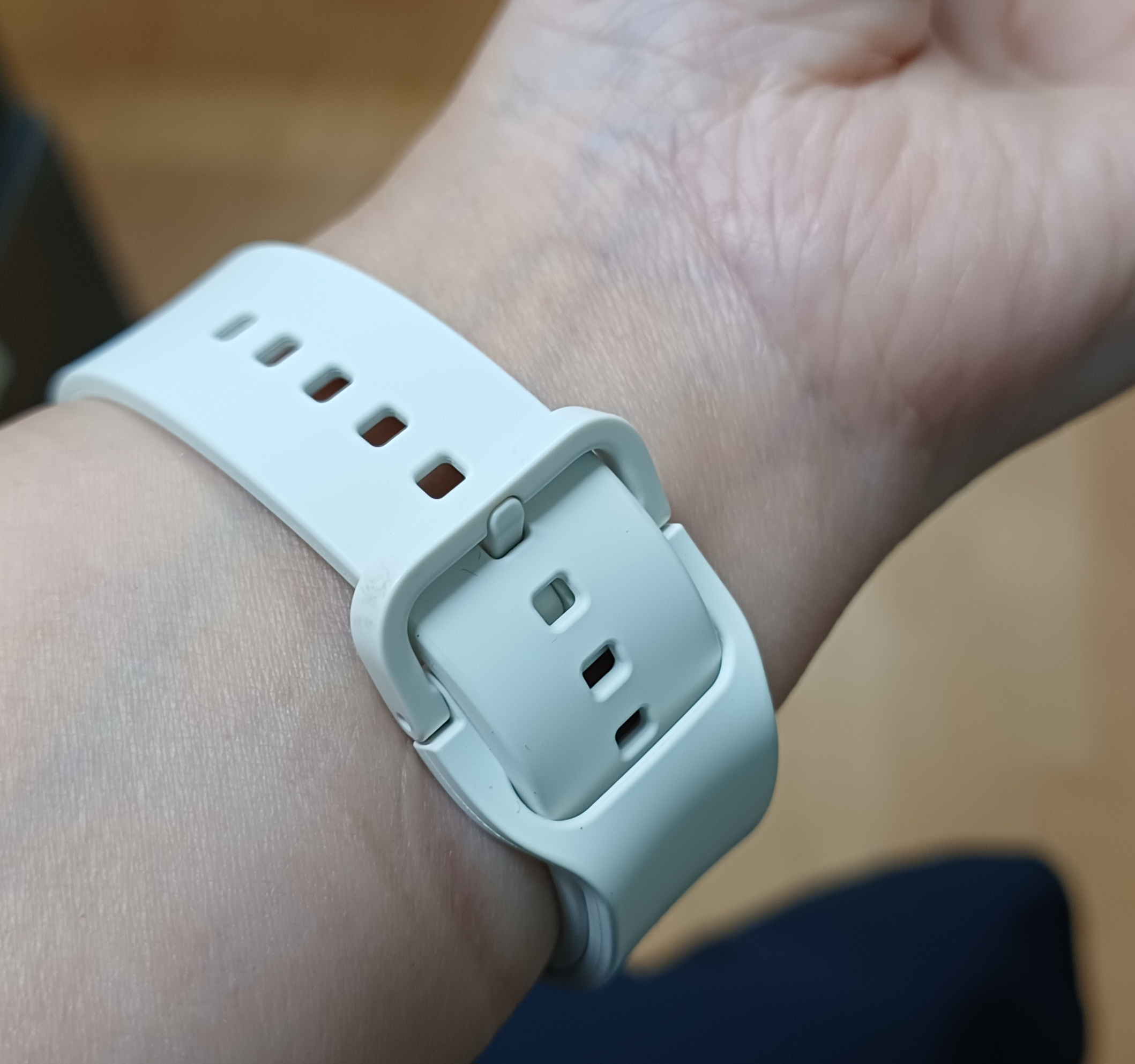 손목닥터9988-갤럭시핏3-착용감-1