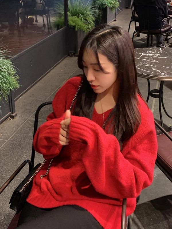 레드니트 크리스마스 브이넥 오버핏 니트