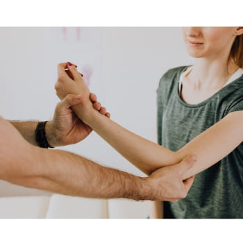 류마티스-관절염-팔꿈치-통증