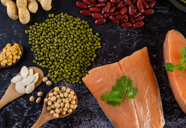 중년 단백질 하루 권장량 총정리! 체중 기준 계산법까지