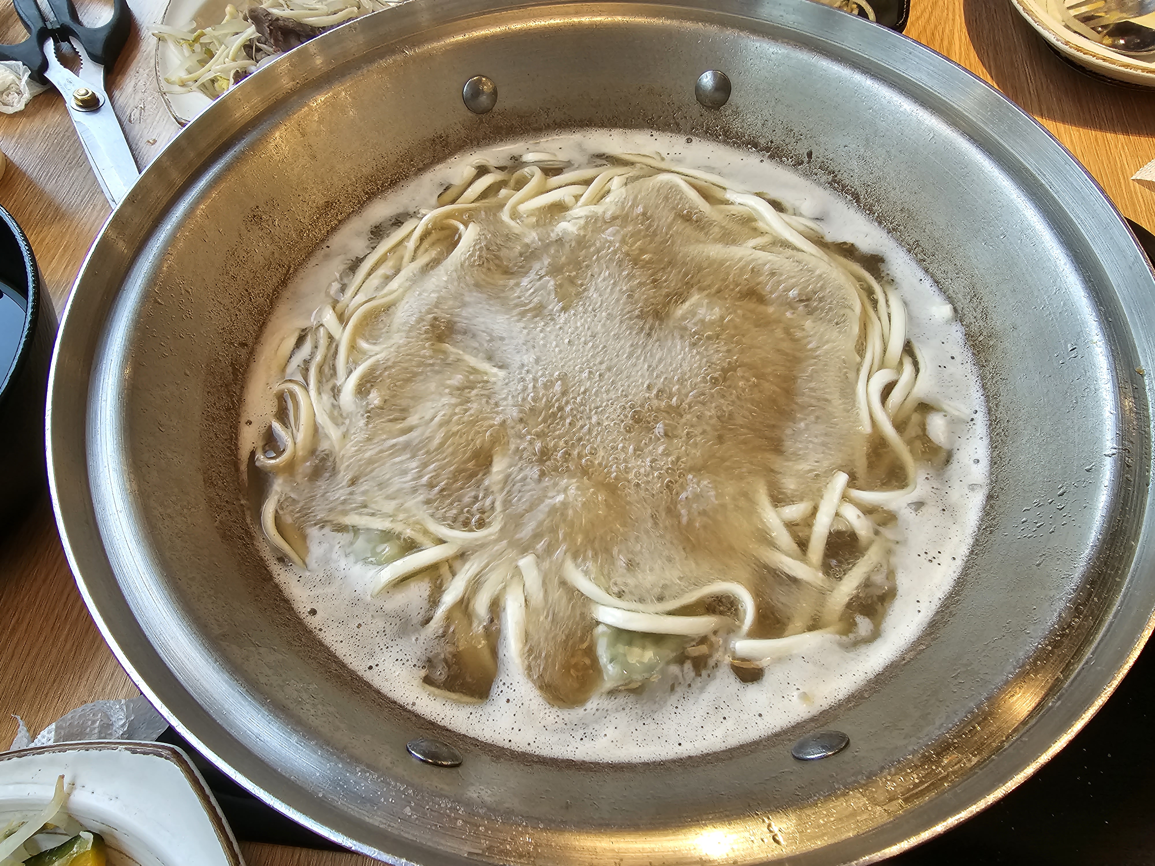 인천_청라_채움편백찜샤브샤브_칼국수