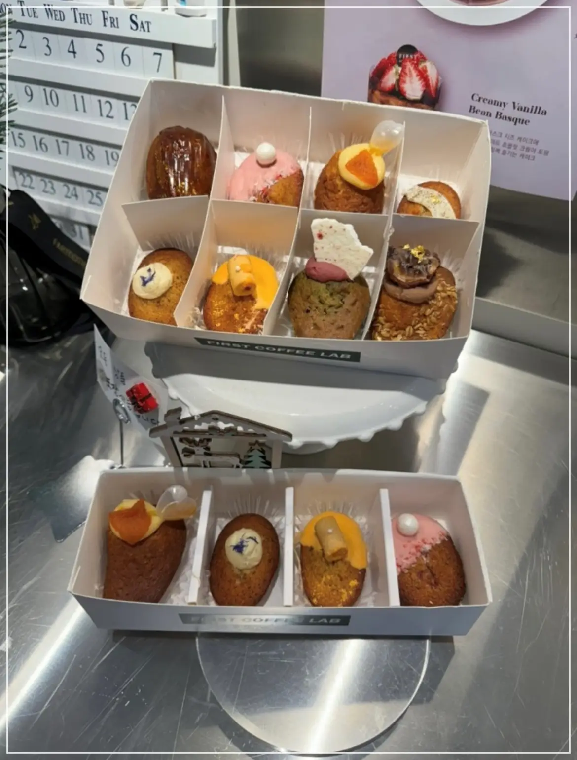 퍼스트커피랩-강남점-베이커리-진열-포장-출처-네이버-사진