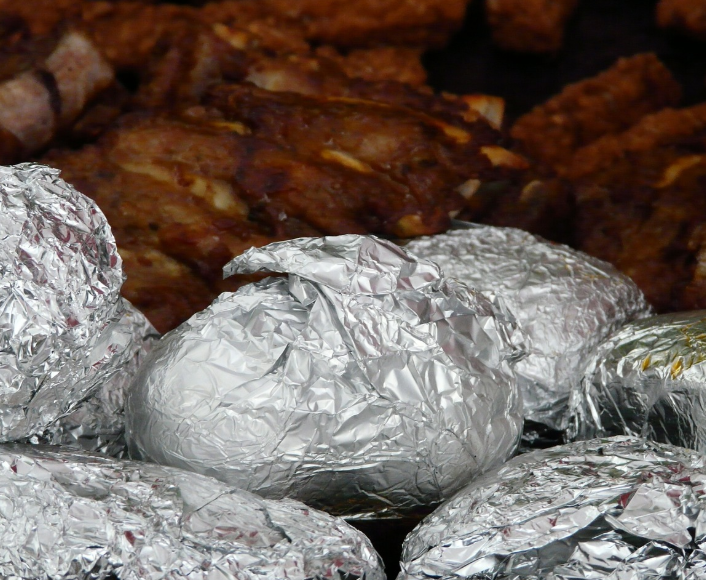 알루미늄 포일을 활용한 주방 청소법