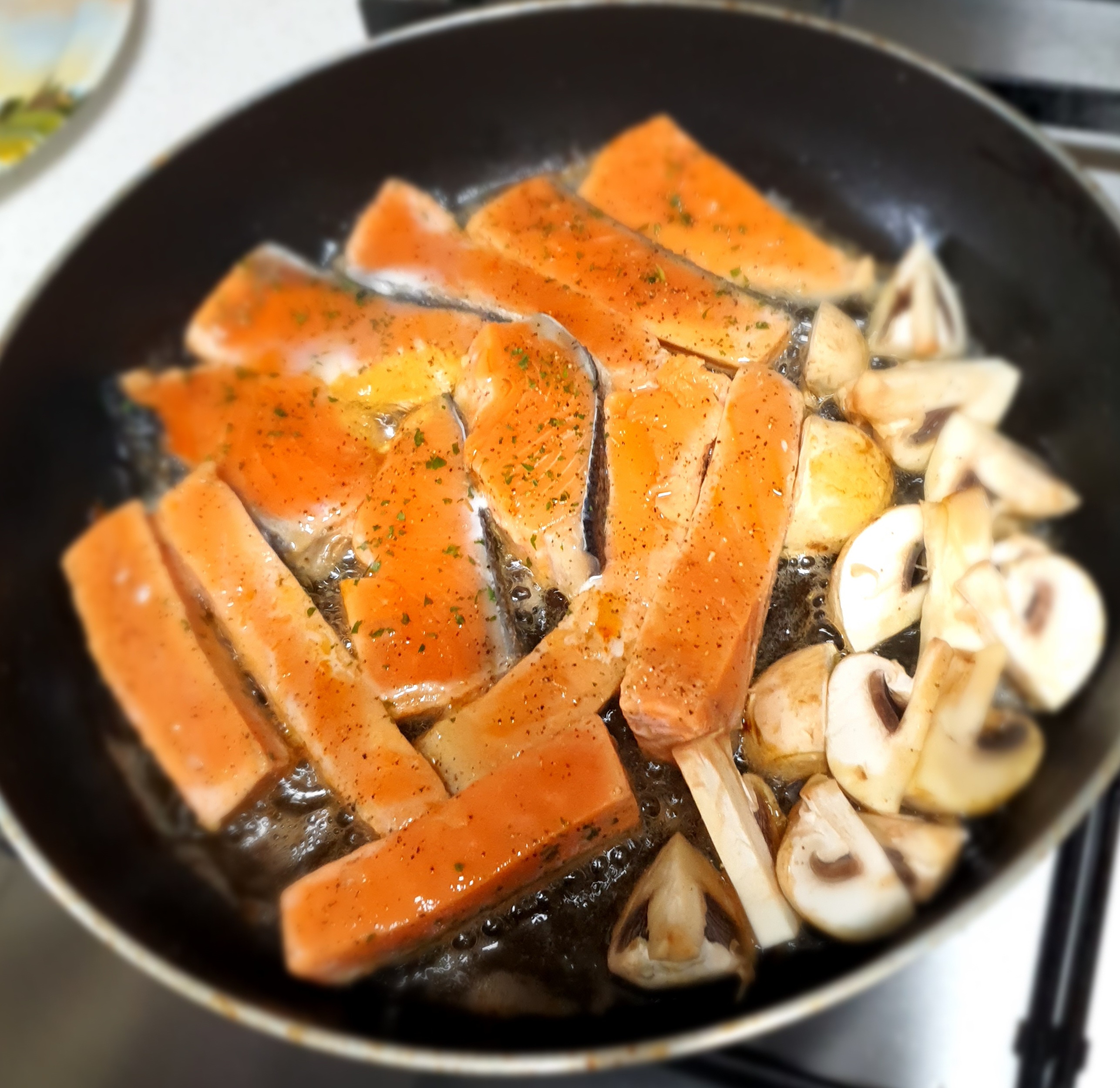 연어는-강불로-굽습니다.