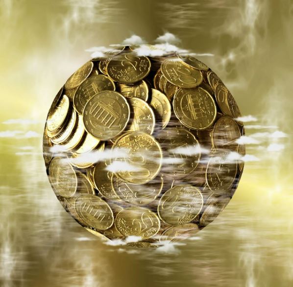 동전을 동그랗게 비닐에 넣어놓은 모습